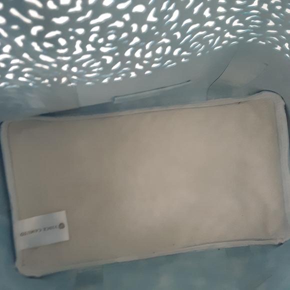 VINCE CAMUTO Tiffany blue large Leather Tote Bag - Picture 10 of 11